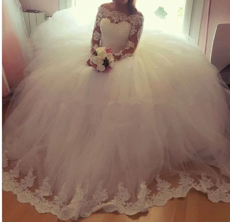 Vintage Lace Appliques Long Sleeves Tulle Wedding Dresses Ball Gowns