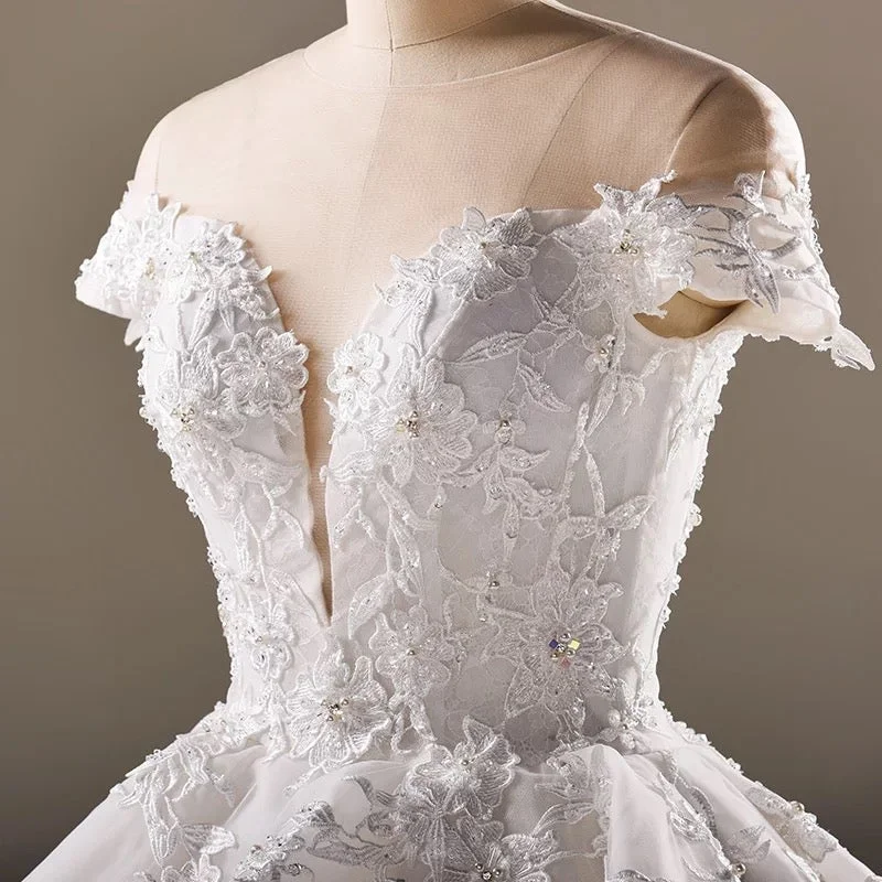 Vintage Lace Cap Sleeves Tulle Scoop Neck Wedding Dresses Ball Gowns